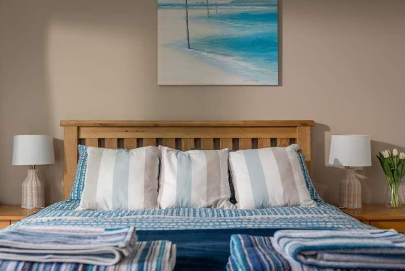 Cosy Beachfront Retreat With Stunning Sea Views & Free Access To A Local Indoor Pool Talland Exterior foto